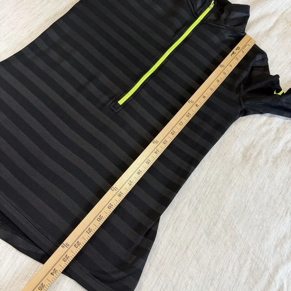 Nike Pro Hyperwarm Embossed Dri-Fit‎ Pullover Athletic 1/4 zip Top Women's M
